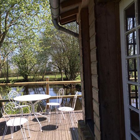 La Maison De L'Etang Manerbe Exteriör bild