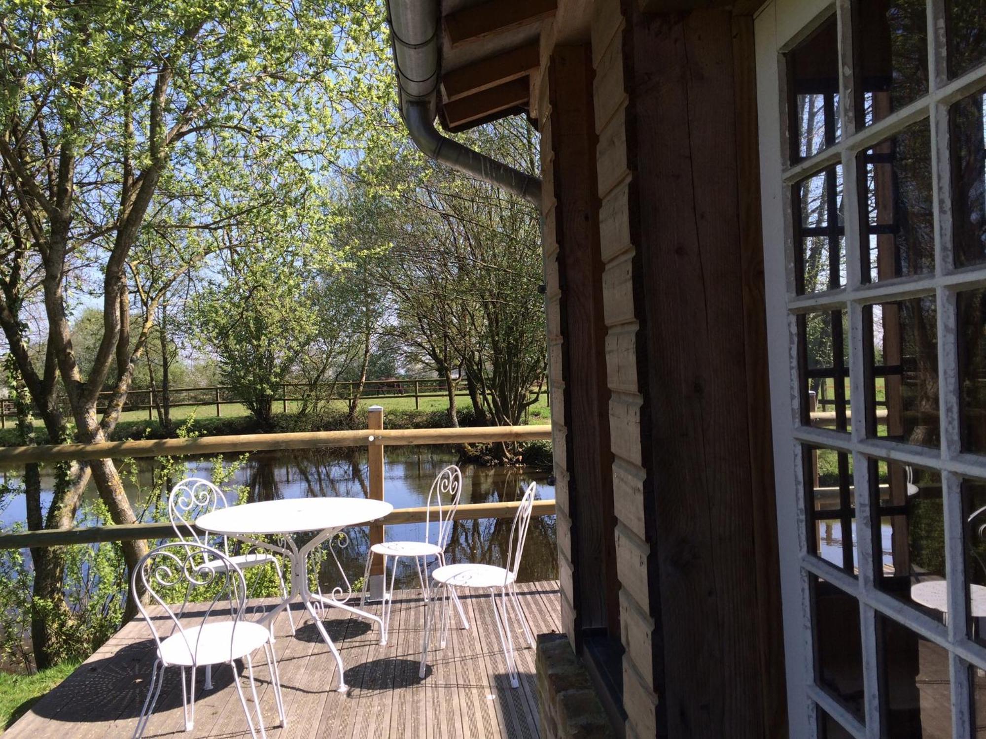 La Maison De L'Etang Manerbe Exteriör bild